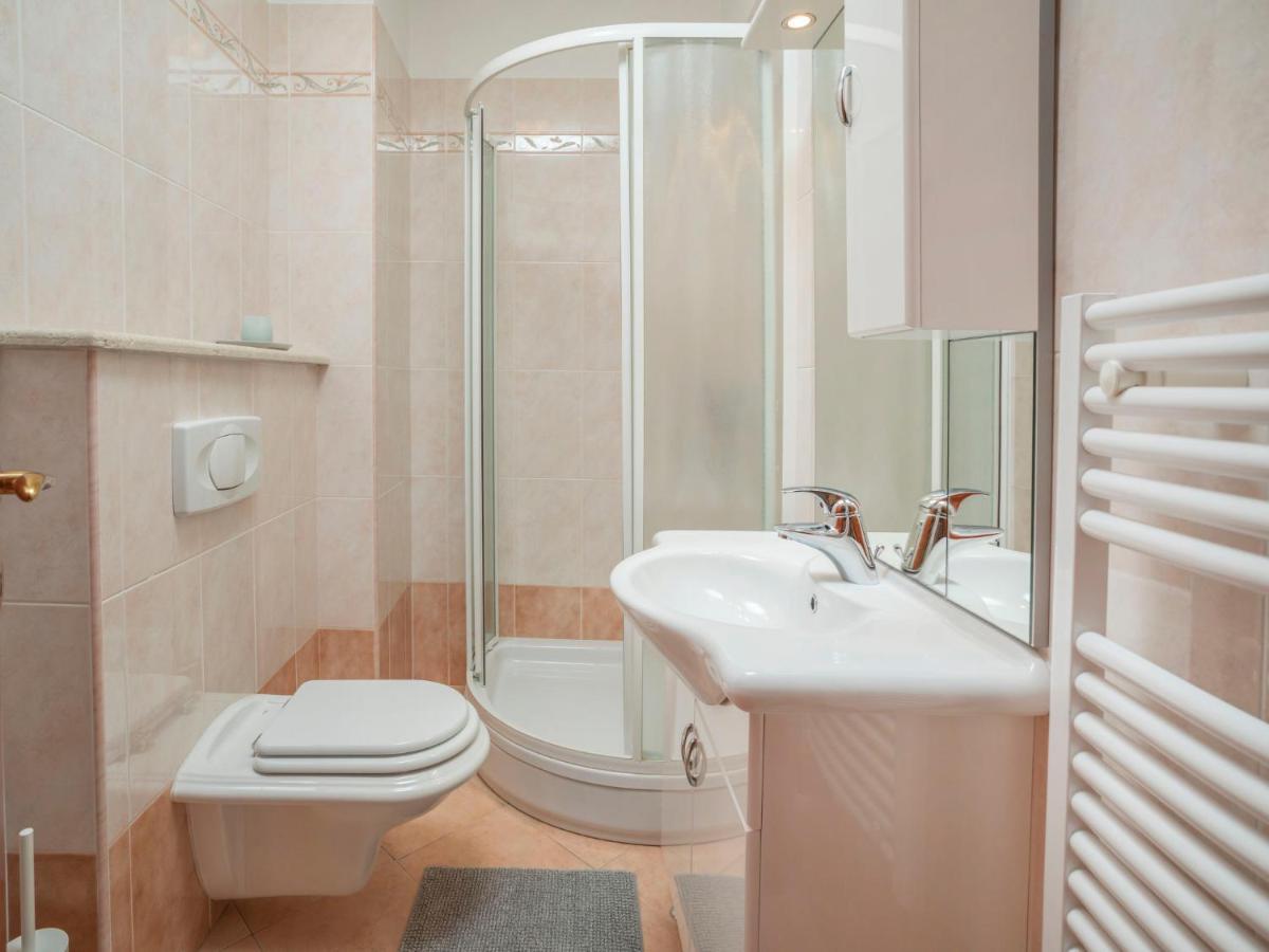 Holiday Home Villa Beach Front By Interhome Савудрия Екстериор снимка