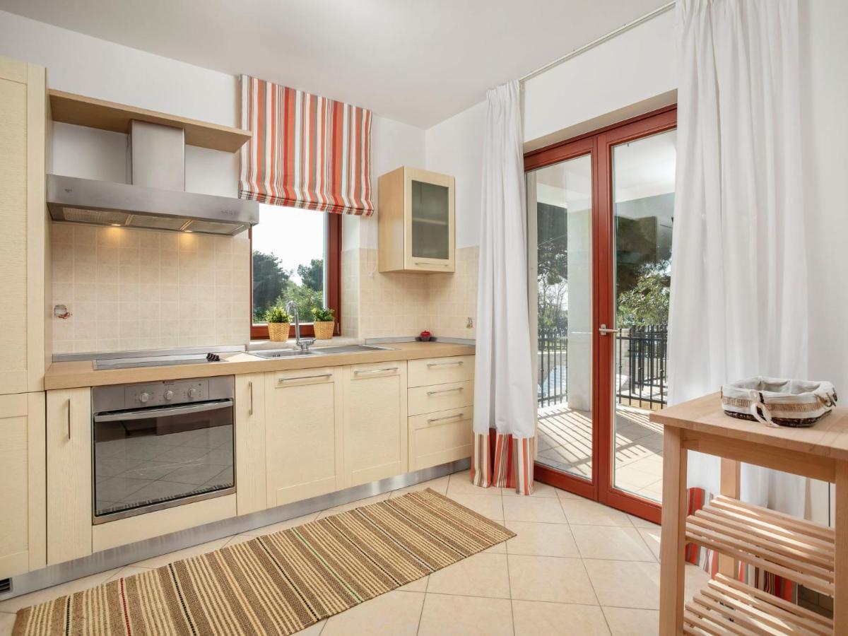 Holiday Home Villa Beach Front By Interhome Савудрия Екстериор снимка